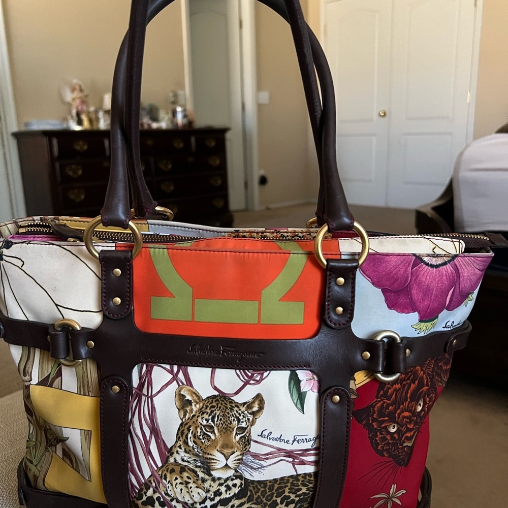 Salvatore Ferragamo Fiera Printed Tote (6408).